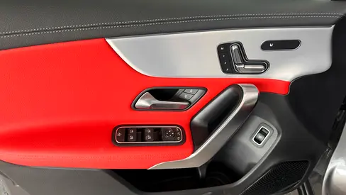 2025 Mercedes-BENZ A-CLASS 缩略图 4