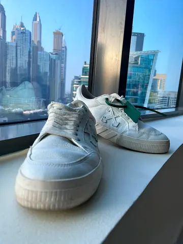 Off white- White casual sneakers - lightly used, size 41