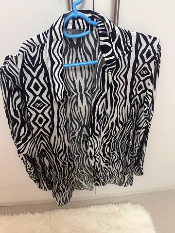 Black and white patterned lightweight blouse - size XL