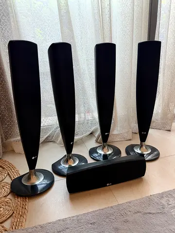 Set of 4 LG Floor-Standing Speakers with Center Channel - Good Condition