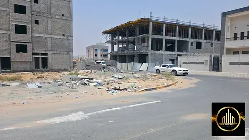ارض سكني استثماري بنايه زاويه شارعين (G+2)تملك حر