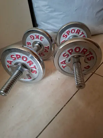 Adjustable chrome dumbbell set with plates (3kg plates) - good condition