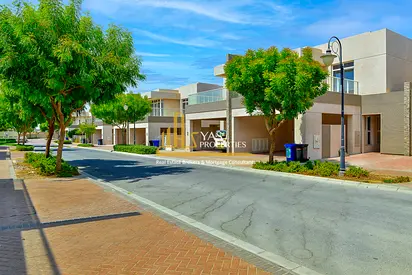 Single Row | Large 3BR + Study | Modern style