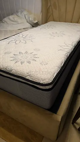 Single mattress in good condition — memory foam/topper