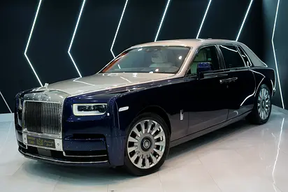 2022 Rolls-Royce Phantom, Two-Tone, Illuminated Spirit of Ecstasy, Rear Screens, Dealer Warranty!!