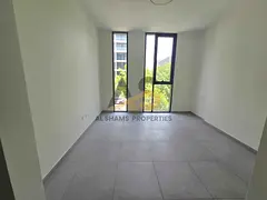 Studio with Gym Pool Parking is free