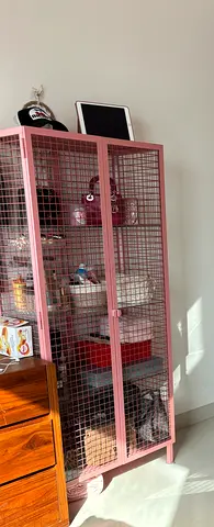 Cabinet pink