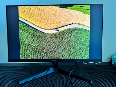 Urgent sale! Heavy discount! Samsung 24” Full HD Monitor | Immaculate Condition