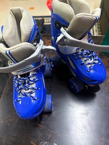 Roller skates and safety gears