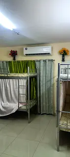 Ladies bed space available in karama