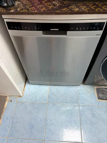 Siemens stainless steel free standing diswasher. good working condition