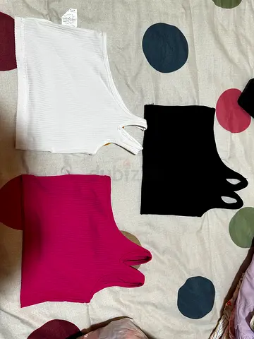 Set of 3 ribbed crop tops (black, white, pink) - 2 - 3 years