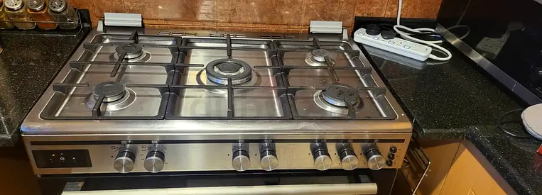 Stainless steel 5-burner gas hob with built-in oven - used, excellent condition