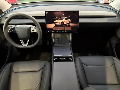 2026 Tesla MODEL Y thumbnail 18