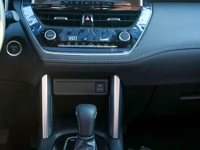 صورة 12 لـ 2025 Toyota COROLLA CROSS