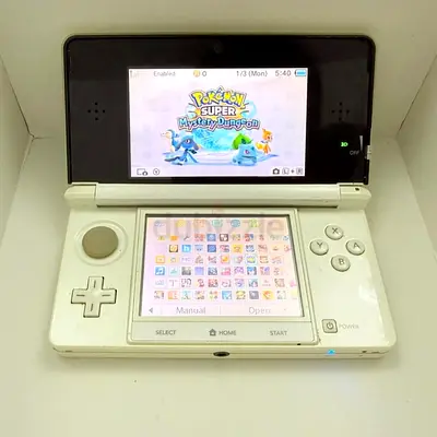 Nintendo 3ds white 128gb with charger