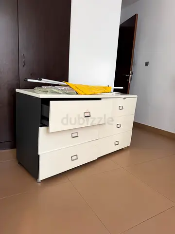 White six drawer chest of drawers