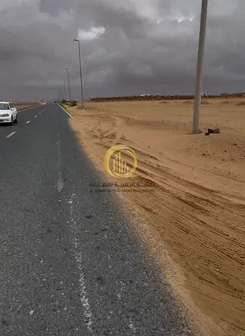 For sale: Land in Mazaira area, Al Rahmaniyah suburb, Al Sharjah. Area: 2,800 sq ft. Freehold ownership for all Arab nationalities.