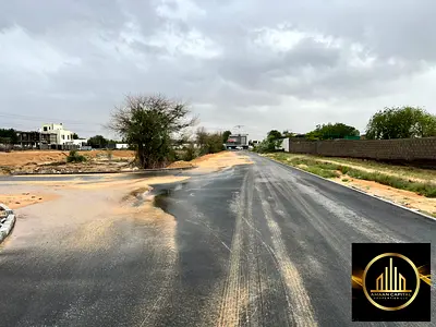 Townhouse plot for sale in the Al-Haliyo area, on a tarmac road; freehold title available to all