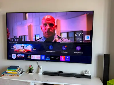 Samsung 65 Smart LED TV mounted Good condition