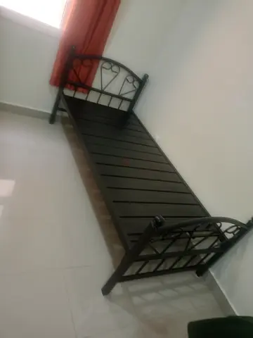 Havy duty strong single bed 90x190 used good condition