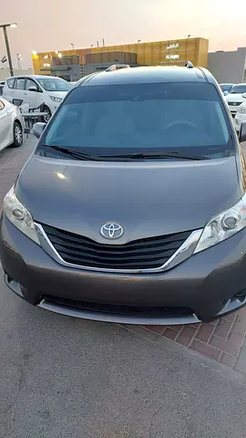 صورة 16 لـ 2011 Toyota SIENNA