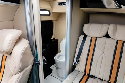 2025 Toyota HIACE 缩略图 11