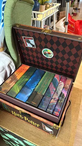 Complete Harry Potter collectors Hardcover Box Set (1-7) - Used but in great shape