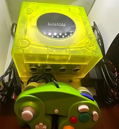Nintendo GameCube pal Green 1controllor+cables+HDMI converter 512gb GameCube games