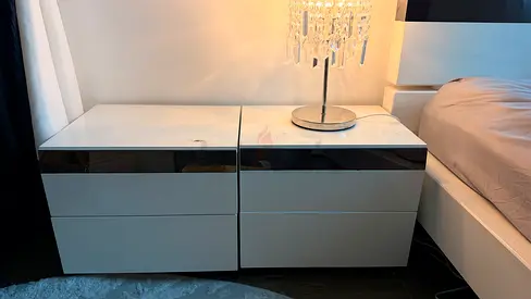 Set of 2 white bedside tables with drawers - used