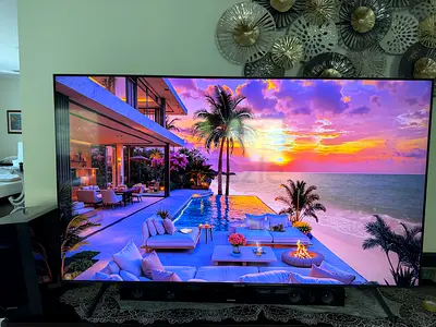 Samsung Ultra HD Smart TV 65 inch AU7000 model 2020 with sound system.