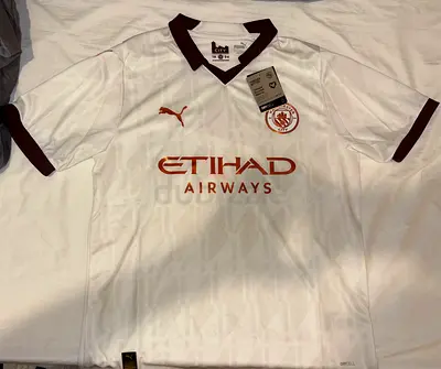 Authentic PUMA MANCHESTER CITY away kit