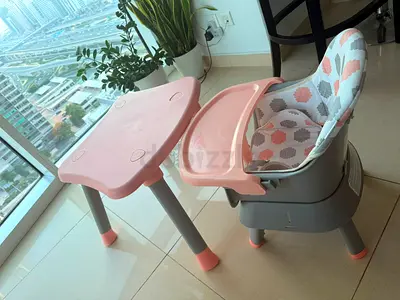 Portable baby high chair / booster seat with tray - barely used.