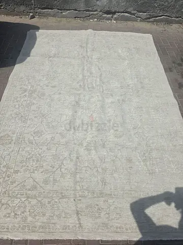 Large light grey modern area rug - good condition 295*200