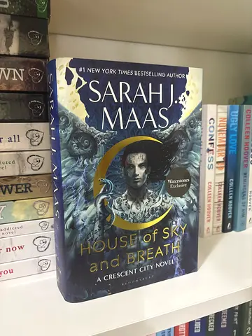 House of Sky and Breath by Sarah J. Maas - Crescent City series paperback - negotiable