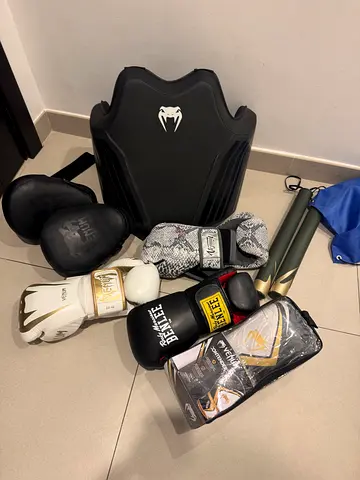 Boxing gloves and protective gear set - brand new