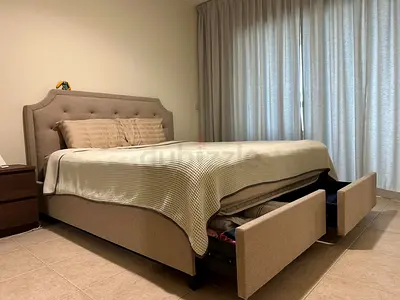 King size bed