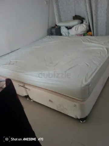 Queen mattress and base set - used, good condition 200x200
