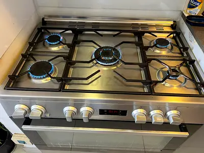 Beko gas cooker with 5 burners