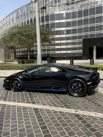 Lamborghini Huracan EVO 2020 | Burj Khalifa | Full Service | Carbon | AWD | Lift
