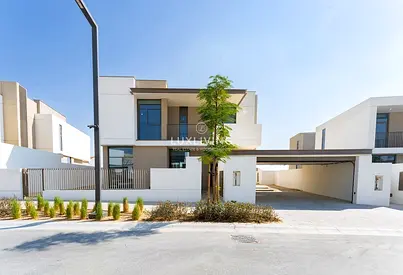 Large Plot | Near Park | Private Pool