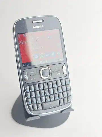 Nokia 302 Symbian phone