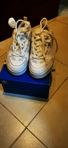 Adidas Athletic Shoes - Size EU 40 (Made in China) - Gently Used