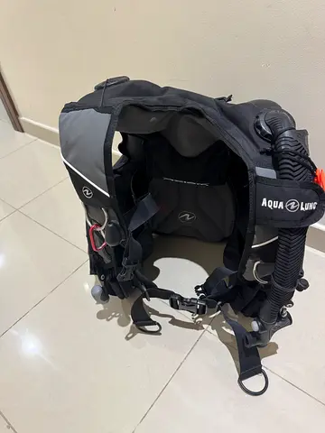 Aqualung axiom BCD
