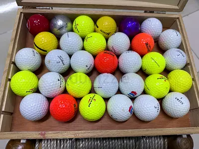 32 Mixed Golf Balls Lot (Titleist Pro V1, Srixon, Pinnacle) + Wood Box