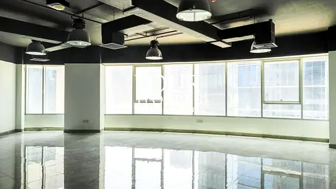 VACANT FITTED OFFICE+2 PARKING+PANTRY+TOILET