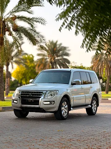 Mitsubishi Pajero GLS 2017 GCC Specs