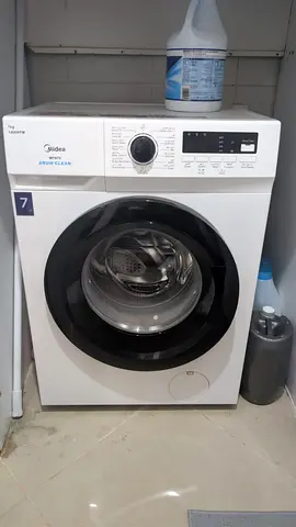 Washing Machine: Midea 7kg
