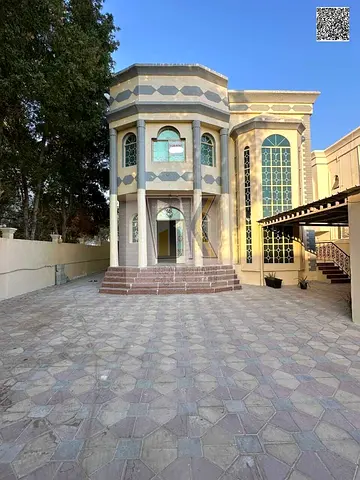 🏡 للإيجار | فيلا فاخرة في الروضة 3 – عجمان ✨  🌟 فرصة مميزة للسكن العائلي في واحدة من أكثر المناطق السكنية طلبًا في عجمان، حيث الهدوء والخصوصية مع سه