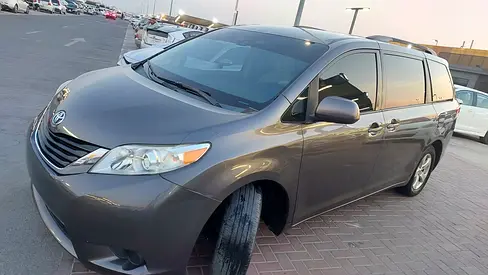 صورة 14 لـ 2011 Toyota SIENNA